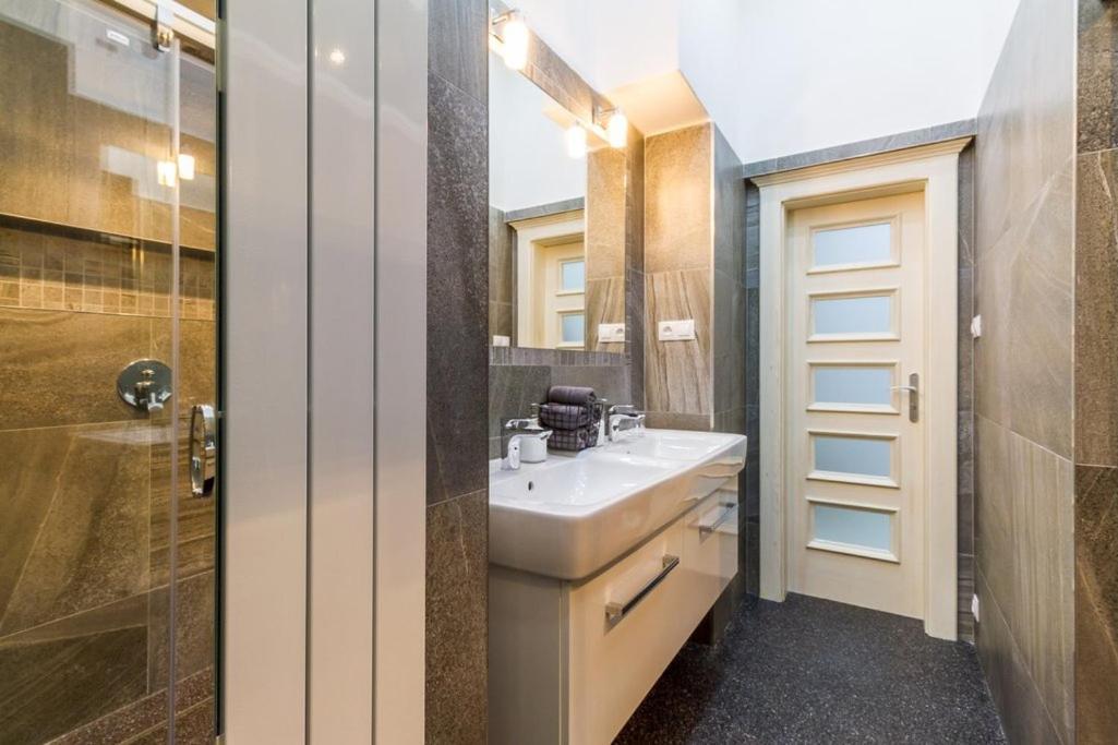 Stylish Apartment 5 Minutes Walk From City Center 布拉格 外观 照片